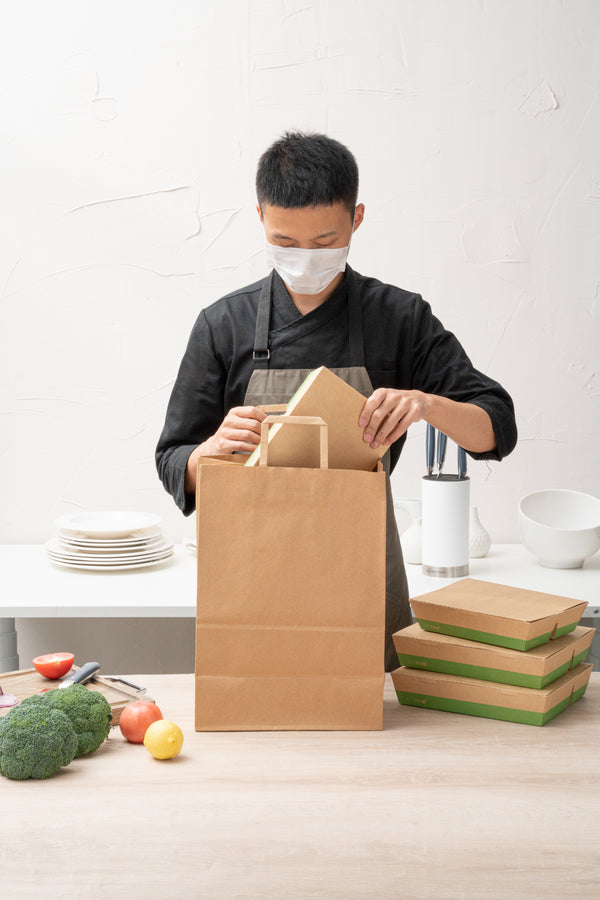 Restaurantware Clean Tek Professional White Disposable Earloop Face Mask - 3-Layer Filtration - 7" X 3 3/4" - 1000 Count Box