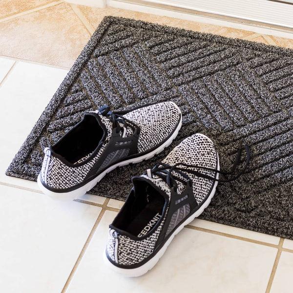 Restaurantware Comfy Feet Gray Heavy-Duty Outdoor Floor Mat - Diamond - 60" X 36" - 1 Count Box