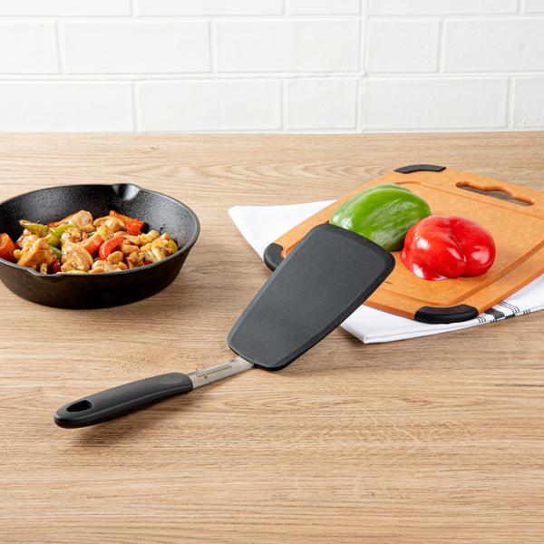 Restaurantware Comfy Grip Black Silicone Solid Turner - 13 1/4" - 1 Count Box
