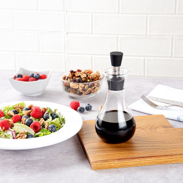 Restaurantware Forma Professional 8 Oz Glass Oil Bottle - Borosilicate - 4" X 4" X 6" - 1 Count Box