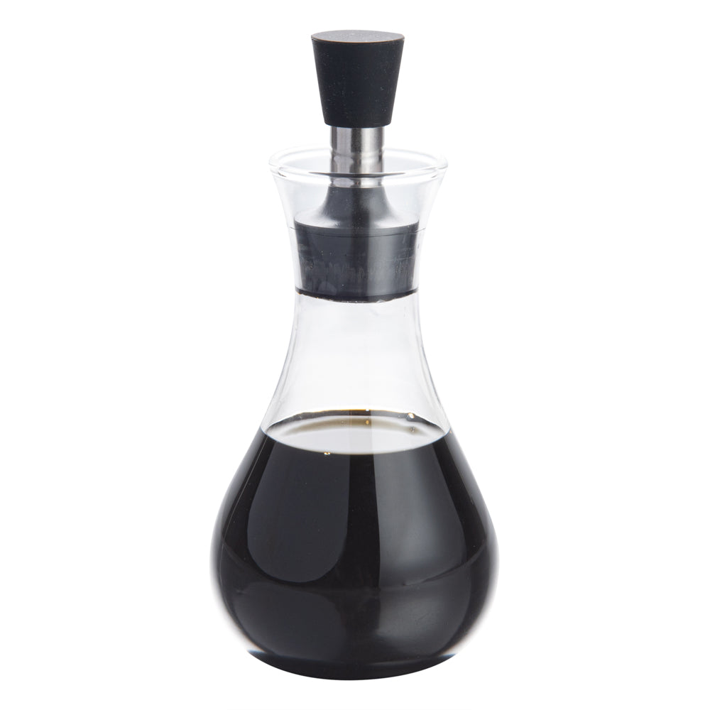 restaurantware Forma Professional 8 oz Glass Oil Bottle - Borosilicate - 4" x 4" x 6" - 1 count box