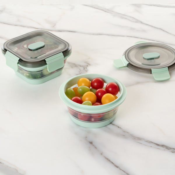 Restaurantware Fresh Hero 14 Oz Green Plastic Airtight Food Storage Container - With Vented Lid Collapsible - 5 1/2" X 5 1/2" X 2 3/4" - 20 Count Box