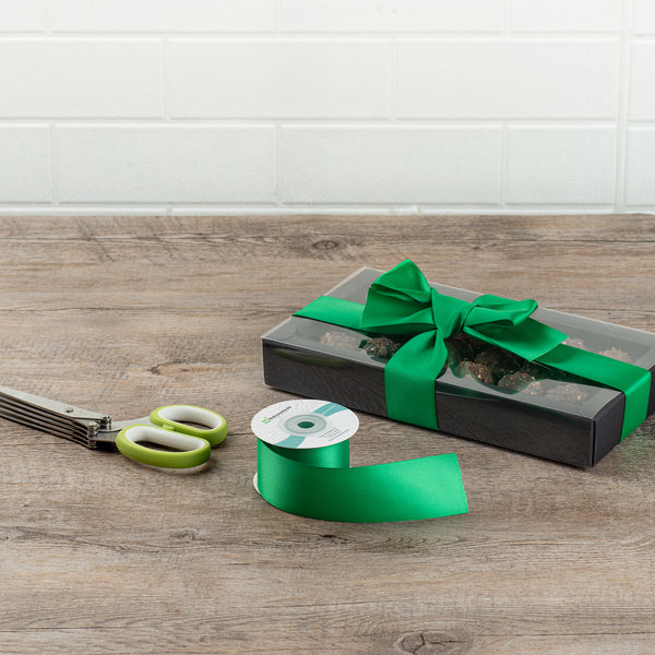 Restaurantware Gift Tek Emerald Green Polyester Satin Ribbon - Single Face - 1 1/2" X 10 Yds - 10 Count Box