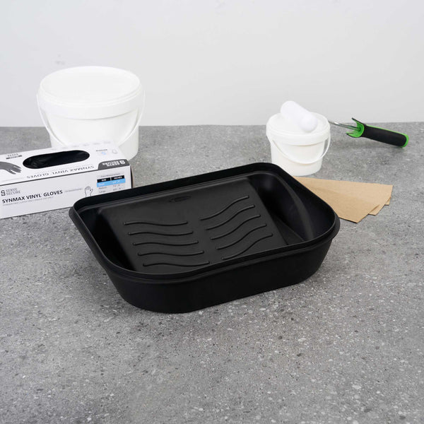 Restaurantware Handy Tek 5 Qt Black Plastic Paint Tray / Pail Lid - Fits 3.5 Gal Paint Pail - 14 3/4" X 12" X 3" - 24 Count Box