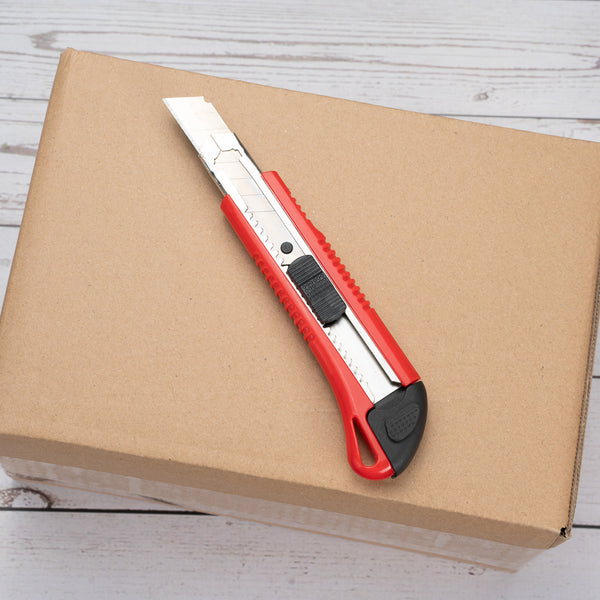 Restaurantware Handy Tek Red Snap Off Blade Knife - Anti-Slip Handle - 5 1/4" - 4 Count Box