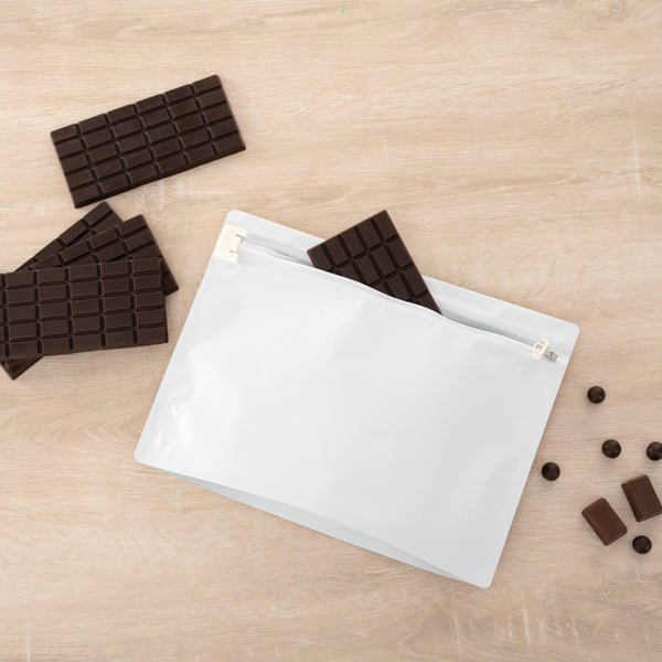 Restaurantware High Level White Plastic Locking Pouch - Child-Resistant - 12 1/4" X 4" X 9" - 100 Count Box