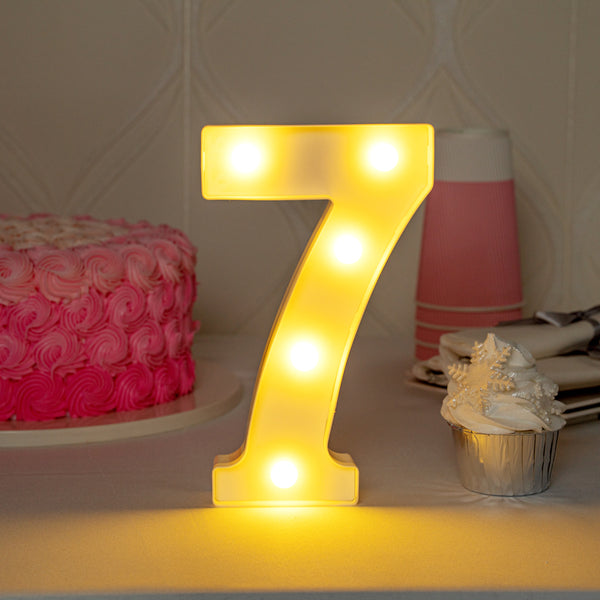 Restaurantware Illumify White LED Marquee Number 7 Sign - 8 3/4" - 1 Count Box