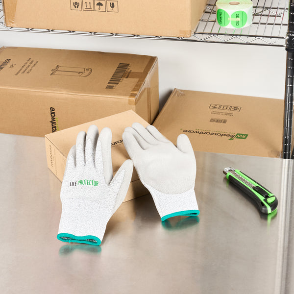 Restaurantware Life Protector Gray HPPE Polyester / Spandex Medium Work Gloves - With Polyurethane Palm Coating Cut-Resistant - Pair - 10 Count Box