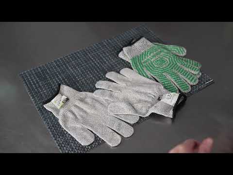 Restaurantware Life Protector Gray Large Cut-Resistant Gloves - Level 5 Food Safe - 9" X 5" - Pair - 1 Count Box