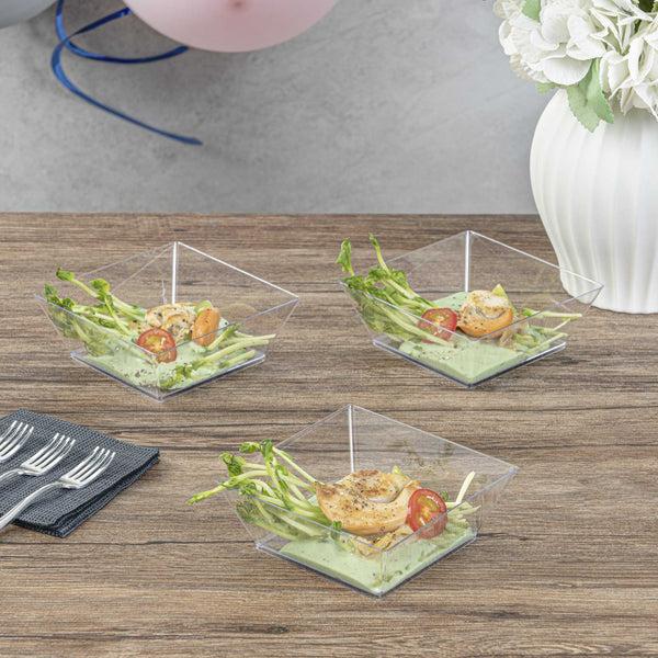 Restaurantware Maxi Serve 10 Oz Square Clear Plastic Small Modern Bowl - 4 1/4" X 4 1/4" X 1 1/2" - 100 Count Box