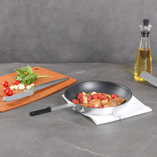 Restaurantware Met Lux 1 Aluminum 10" Non-Stick Fry Pan And 1 Black Silicone Pan Handle Sleeve