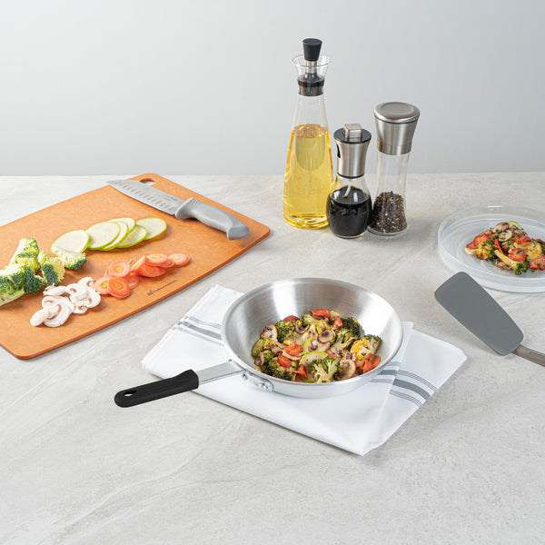 Restaurantware Met Lux 1 Aluminum 9" Fry Pan And 1 Black Silicone Pan Handle Sleeve