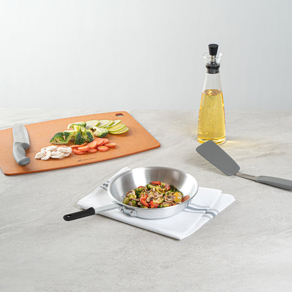 Restaurantware Met Lux 1 Aluminum 9" Fry Pan And 1 Black Silicone Pan Handle Sleeve