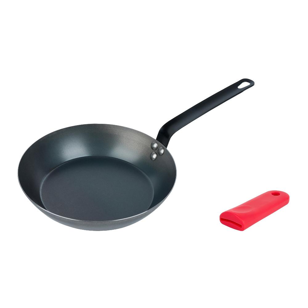 restaurantware Met Lux 1 Black Carbon Steel 10" Pre-Seasoned Fry Pan and 1 Red Silicone Pan Handle Sleeve