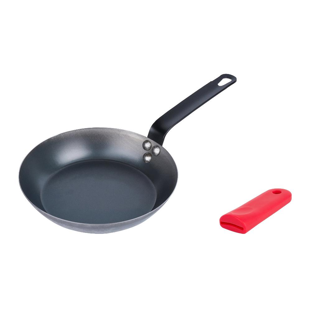 restaurantware Met Lux 1 Black Carbon Steel 9" Pre-Seasoned Fry Pan and 1 Red Silicone Pan Handle Sleeve