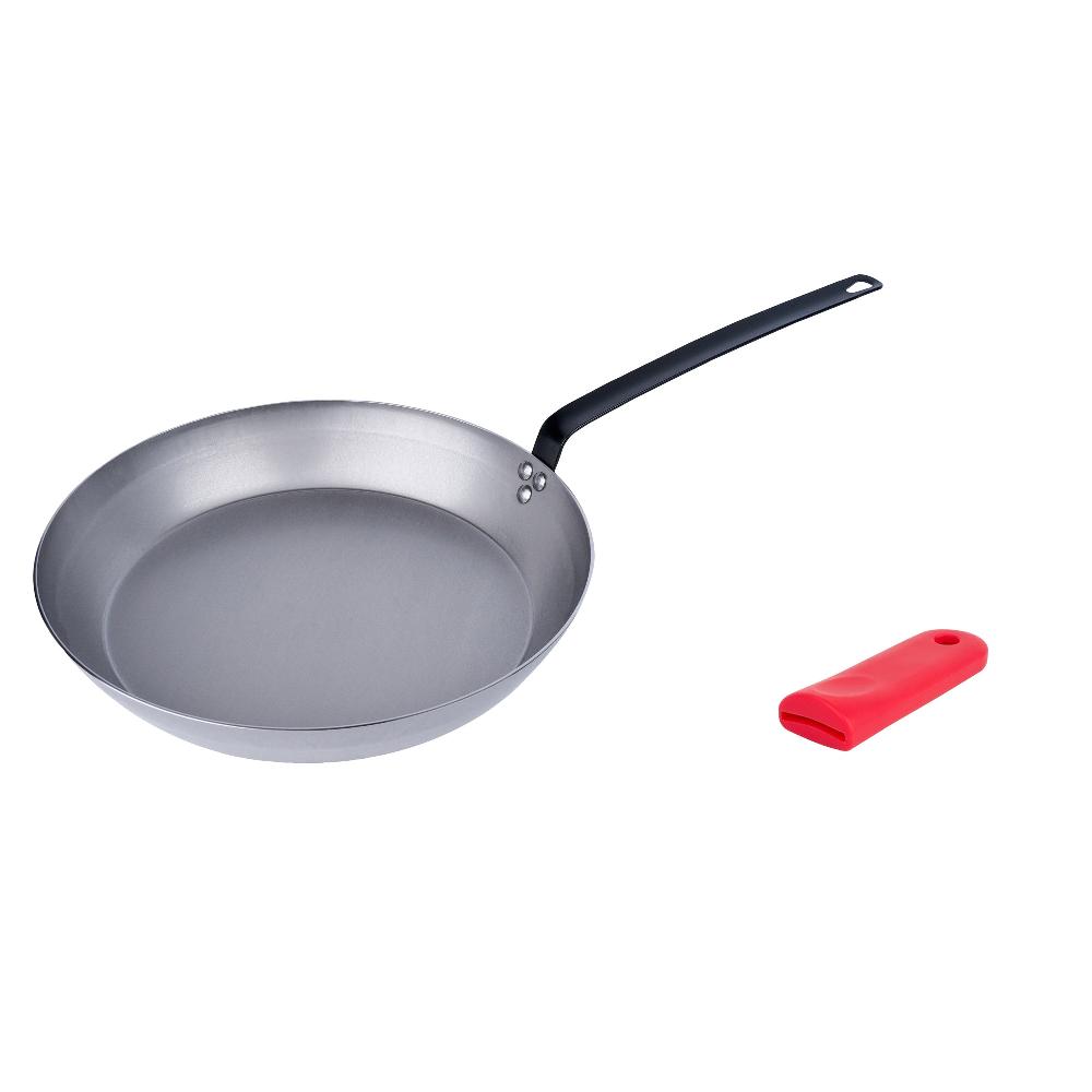 restaurantware Met Lux 1 Carbon Steel 16" Non-Stick Fry Pan and 1 Red Silicone Pan Handle Sleeve