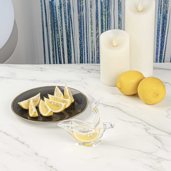 Restaurantware Met Lux 2 Oz Clear Plastic Press Art Lemon And Lime Squeezer - 4 3/4" X 1 1/2" X 2" - 1 Count Box