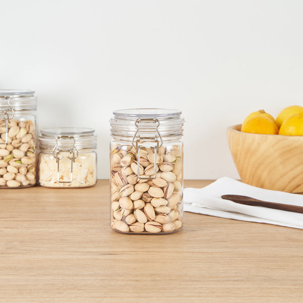 Restaurantware Met Lux 29 Oz Square Clear Plastic Storage Jar - With Hinged Lid - 3 3/4" X 3 3/4" X 6" - 20 Count Box