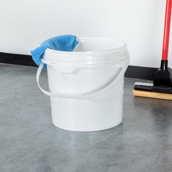 Restaurantware Met Lux 3.5 Gal Round White Plastic Screw Top Pail - UN Rated - 11 1/4" X 11 1/4" X 11 1/2" - 1 Count Box