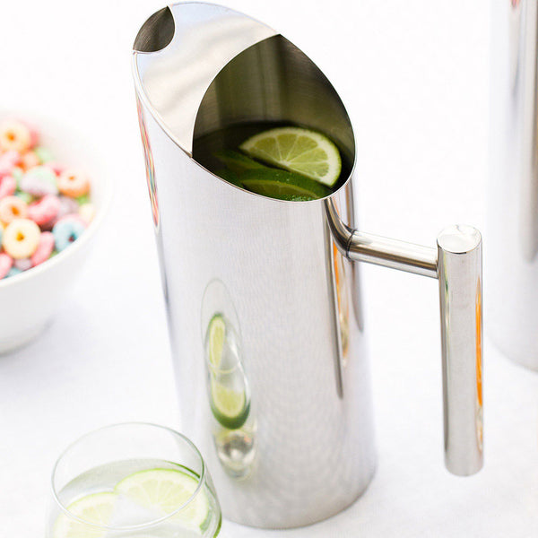 Restaurantware Met Lux 33 Oz Round Polished Stainless Steel Water Pitcher - 3 1/2" X 3 1/2" X 9" - 1 Count Box