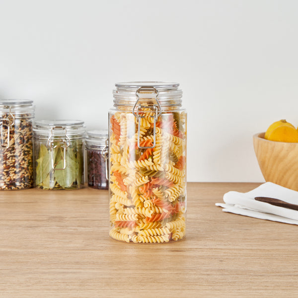 Restaurantware Met Lux 51 Oz Round Clear Plastic Storage Jar - With Hinged Lid - 4 1/4" X 4 1/4" X 8 1/4" - 20 Count Box