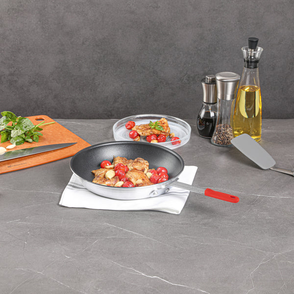 Restaurantware Met Lux 6 Aluminum 10" Non-Stick Fry Pans And 6 Red Silicone Pan Handle Sleeves