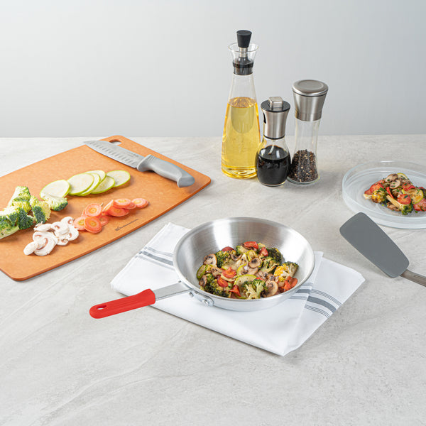 Restaurantware Met Lux 6 Aluminum 9" Fry Pans And 6 Red Silicone Pan Handle Sleeves