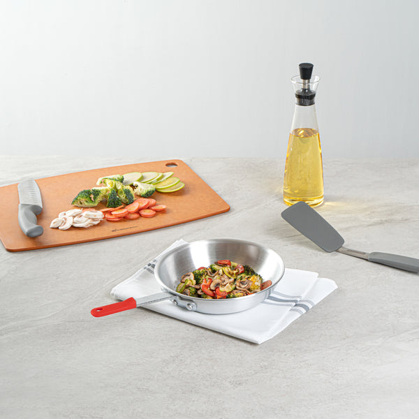 Restaurantware Met Lux 6 Aluminum 9" Fry Pans And 6 Red Silicone Pan Handle Sleeves
