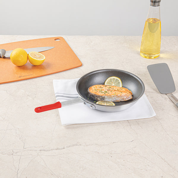 Restaurantware Met Lux 6 Aluminum 9" Non-Stick Fry Pans And 6 Red Silicone Pan Handle Sleeves