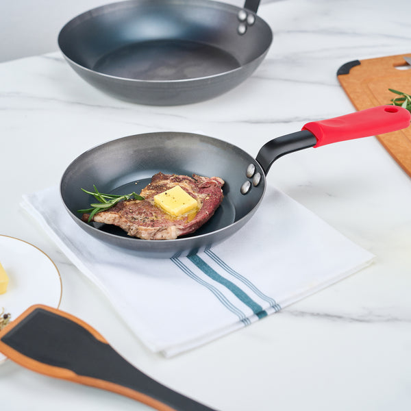 Restaurantware Met Lux 6 Black Carbon Steel 8" Pre-Seasoned Fry Pans And 6 Red Silicone Pan Handle Sleeves