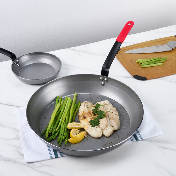 Restaurantware Met Lux 6 Carbon Steel 16" Non-Stick Fry Pans And 6 Red Silicone Pan Handle Sleeves