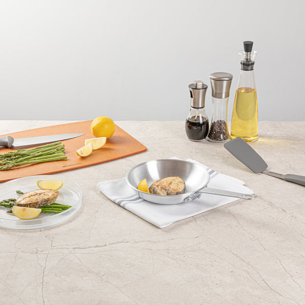 Restaurantware Met Lux Aluminum 7" Fry Pan - 6 Count Box