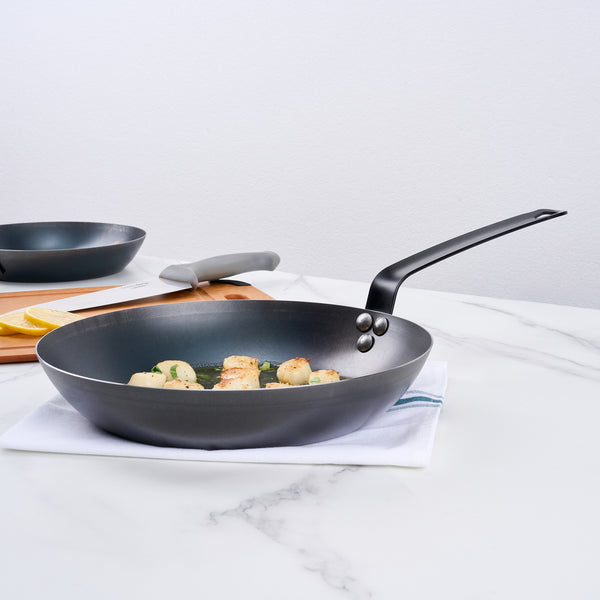 Restaurantware Met Lux Black Carbon Steel 11" Fry Pan - 6 Count Box
