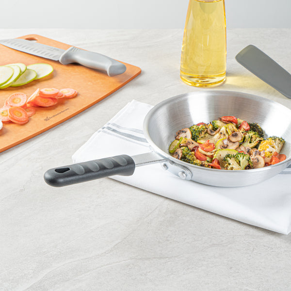 Restaurantware Met Lux Black Silicone Removable Pan Handle Sleeve - For 8" And 9" Aluminum Pans - 4 1/4" - 1 Count Box