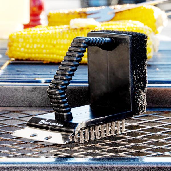 Restaurantware Met Lux Handheld Grill Brush / Scraper - With Scouring Pad - 4 1/2" - 1 Count Box