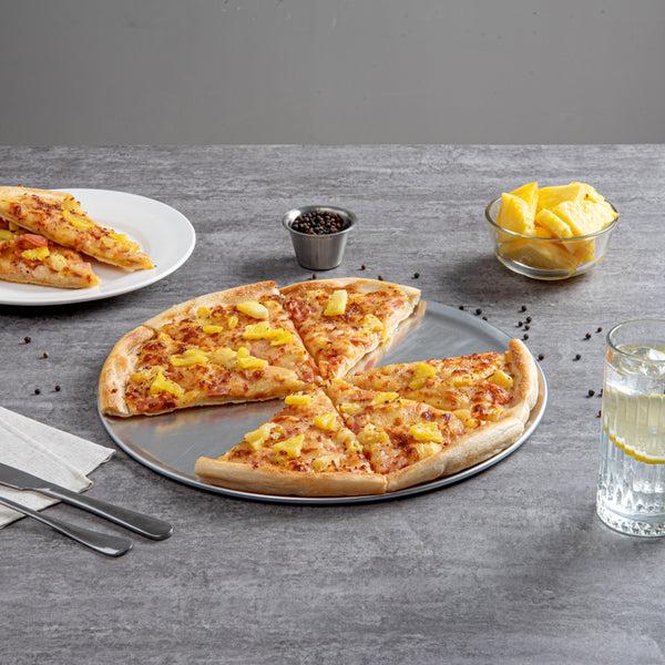 Restaurantware Met Lux Heavy-Duty Coupe Pizza Pan - 14" - 1 Count Box