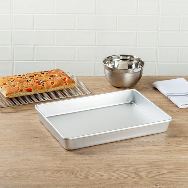 Restaurantware Met Lux Rectangle Aluminum Cake Pan - 15" X 12" X 2" - 12 Count Box