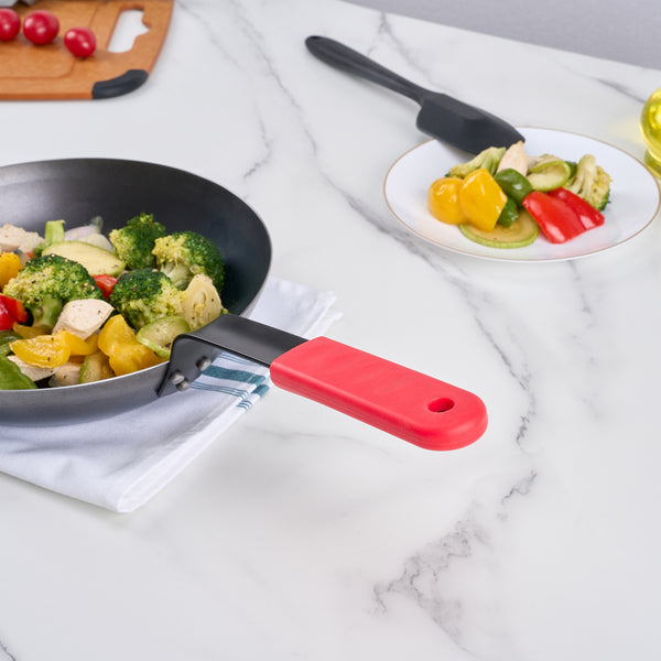 Restaurantware Met Lux Red Silicone Removable Pan Handle Sleeve - 4 3/4'' - 1 Count Box