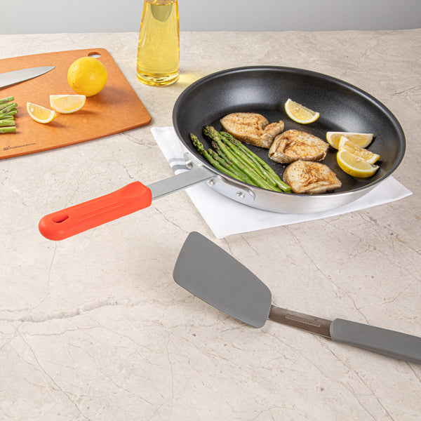 Restaurantware Met Lux Red Silicone Removable Pan Handle Sleeve - For 10" And 12" Aluminum Pans - 5 1/4" - 1 Count Box