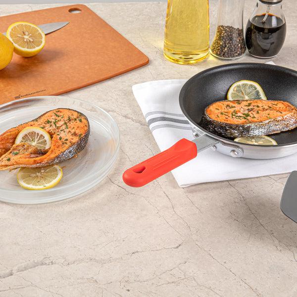 Restaurantware Met Lux Red Silicone Removable Pan Handle Sleeve - For 8" And 9" Aluminum Pans - 4 1/4" - 1 Count Box