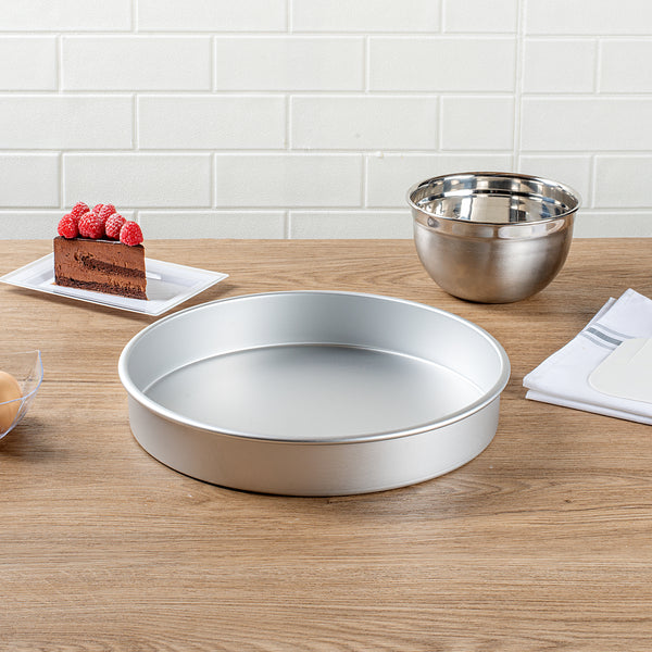 Restaurantware Met Lux Round Aluminum Straight-Sided Cake Pan - 12" X 12" X 2" - 12 Count Box