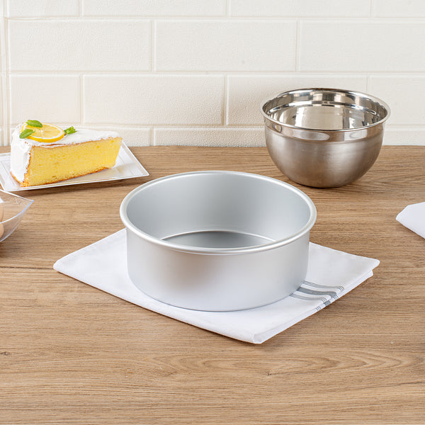 Restaurantware Met Lux Round Aluminum Straight-Sided Cake Pan - 8" X 8" X 3" - 12 Count Box