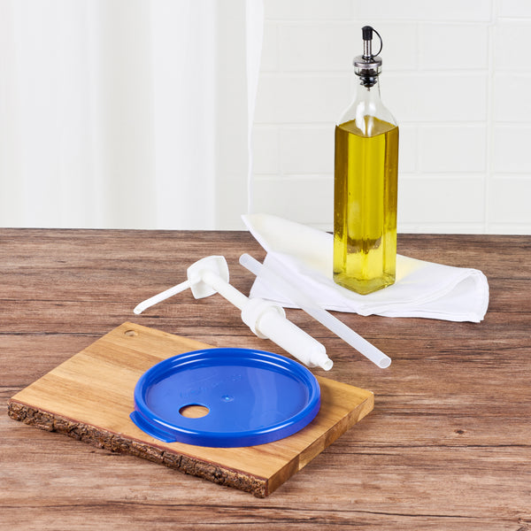 Restaurantware Met Lux Round Blue Plastic Lid - Fits 4 Qt Food Storage Container - 1 Count Box