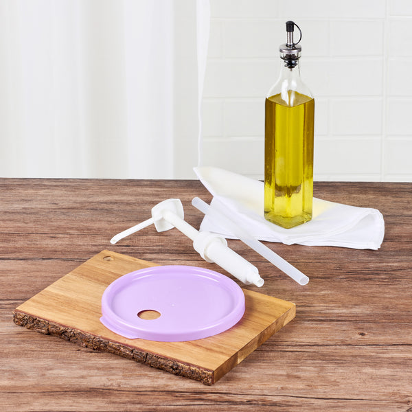 Restaurantware Met Lux Round Purple Plastic Lid - Fits 4 Qt Food Storage Container - 1 Count Box