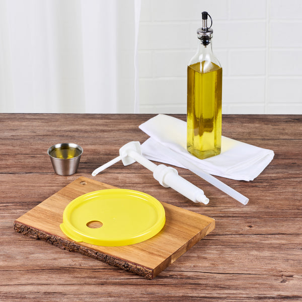 Restaurantware Met Lux Round Yellow Plastic Lid - Fits 4 Qt Food Storage Container - 1 Count Box