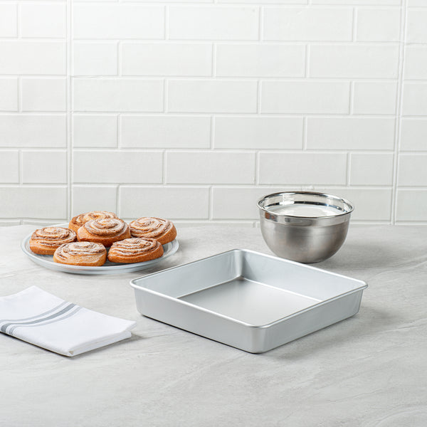 Restaurantware Met Lux Square Aluminum Cake Pan - 10" X 10" X 2" - 12 Count Box