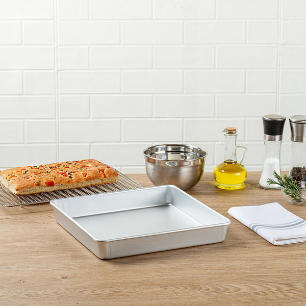Restaurantware Met Lux Square Aluminum Cake Pan - 12" X 12" X 2" - 12 Count Box