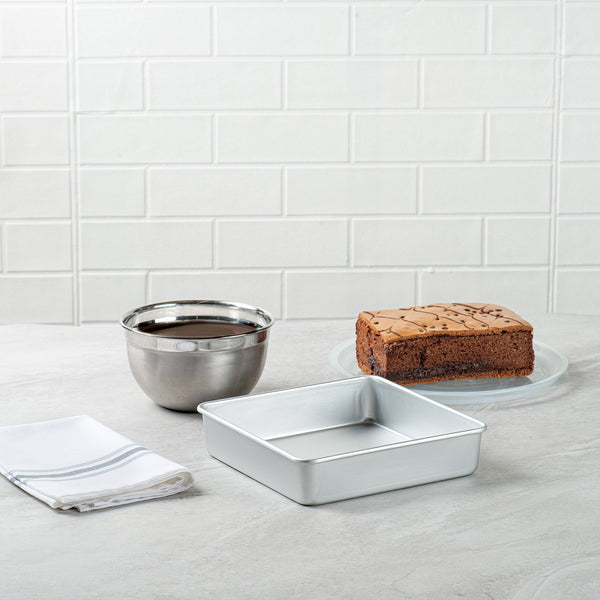 Restaurantware Met Lux Square Aluminum Cake Pan - 8" X 8" X 2" - 12 Count Box