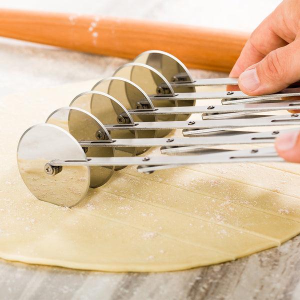 Restaurantware Met Lux Stainless Steel 6-Wheel Pastry Cutter - 2 1/4" Blades - 9 1/2" X 9 1/2" X 2 1/4" - 1 Count Box