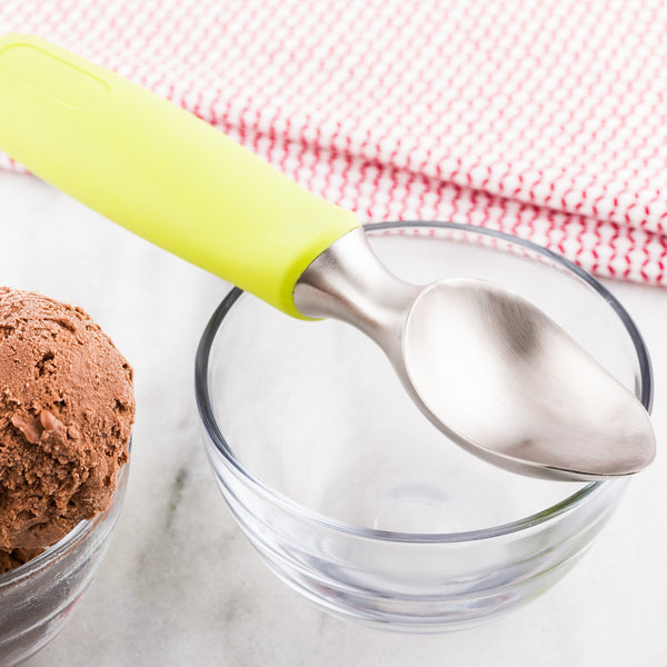Restaurantware Met Lux Stainless Steel Ice Cream Scoop - Non-Slip Rubberized Grip - 8 1/4" X 1 3/4" X 1" - 1 Count Box
